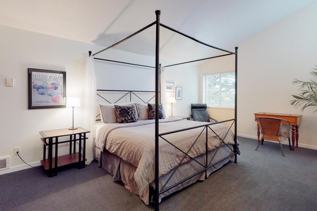 Newport'S Cypress Oceanview Home Extérieur photo